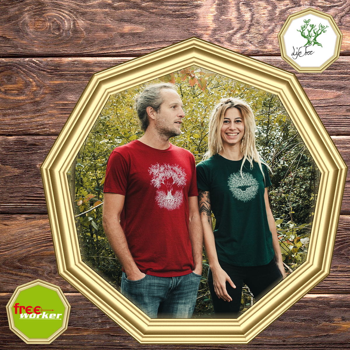 Ein Mann mit einem roten und eine Frau mit einem dunkelgrünen Life-Tree T-Shirt in einem goldenen Rahmen.
