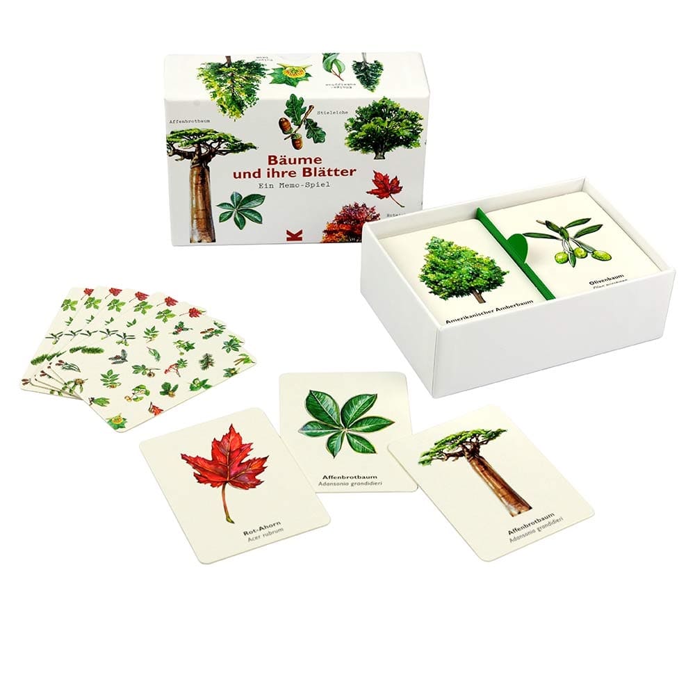 Bäume und ihre Blätter Memo-Spiel mit Karten und Box, verschiedene Baum- und Blattillustrationen auf dem Karton, kein Hersteller sichtbar