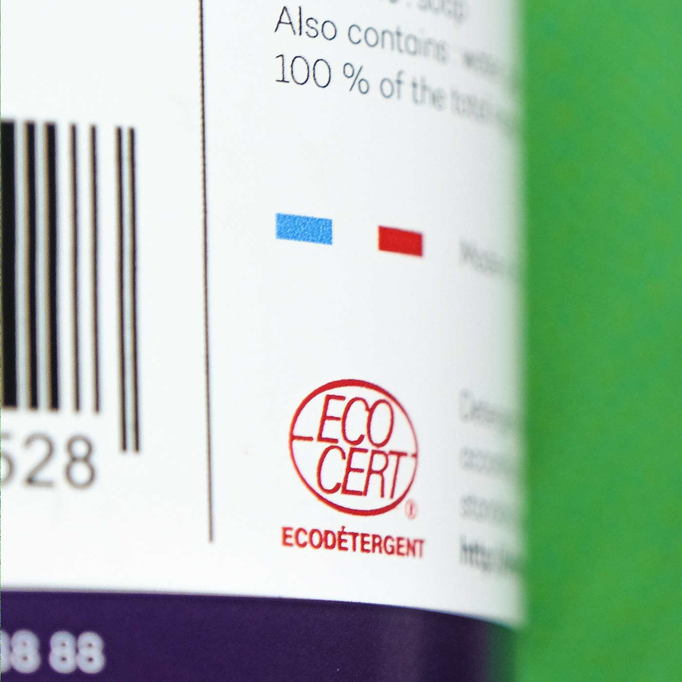 Nahaufnahme des Beal Rope Cleaner Etiketts mit ECOCERT Ecodétergent Siegel und Barcode auf weißem Hintergrund