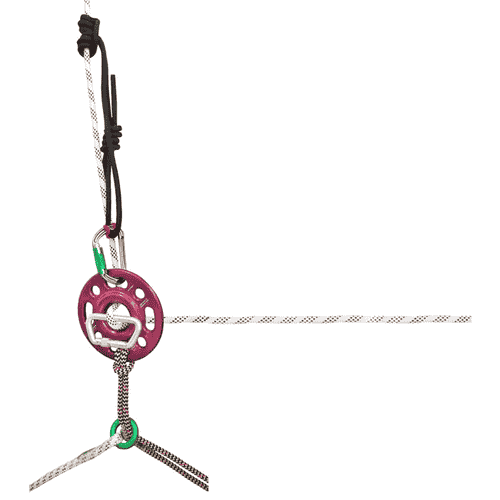 Rigging Hub 175, violette runde Scheibe mit mehreren Löchern, an der mehrere Seile und Karabiner befestigt sind, auf weißem Hintergrund