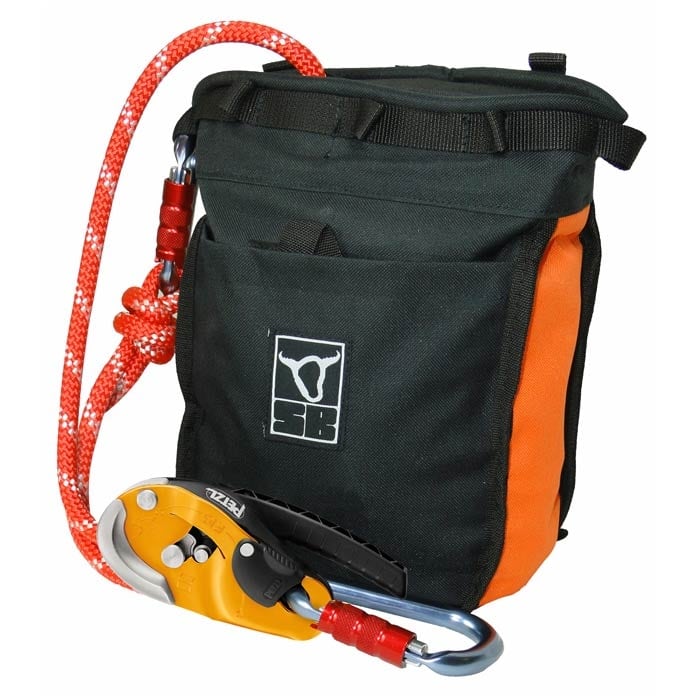Rescue Rig Static Tasche in Schwarz und Orange mit rotem Seil und gelb-schwarzem Karabiner