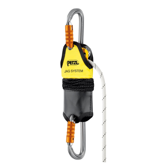 Nahaufnahme des Petzl JAG System mit weißem Seil, gelbem Etikett, schwarzem Netzbeutel und zwei silbernen Karabinern mit orangen Verschlüssen