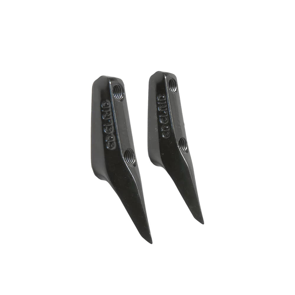 Zwei schwarze Talonspikes S mit zwei Schraublöchern, ohne sichtbaren Hersteller