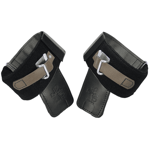 Wrap Pads Steel Buckalloy, zwei schwarze gepolsterte Handgelenkriemen mit grauem Stoff, Metallhaken und schwarzen Lederlaschen mit Logo und Text