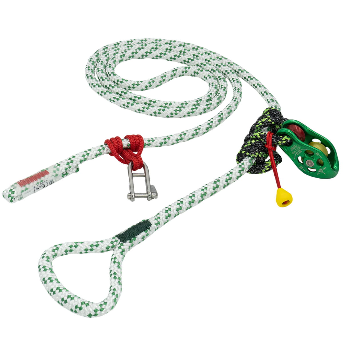 pulleySAVER mit weiß-grünem Seil, rotem Knoten und Metallbügel, grünem Umlenkrollelement mit schwarzem und grünem Seil umwickelt und rotem Sicherungsseil mit gelbem Ende