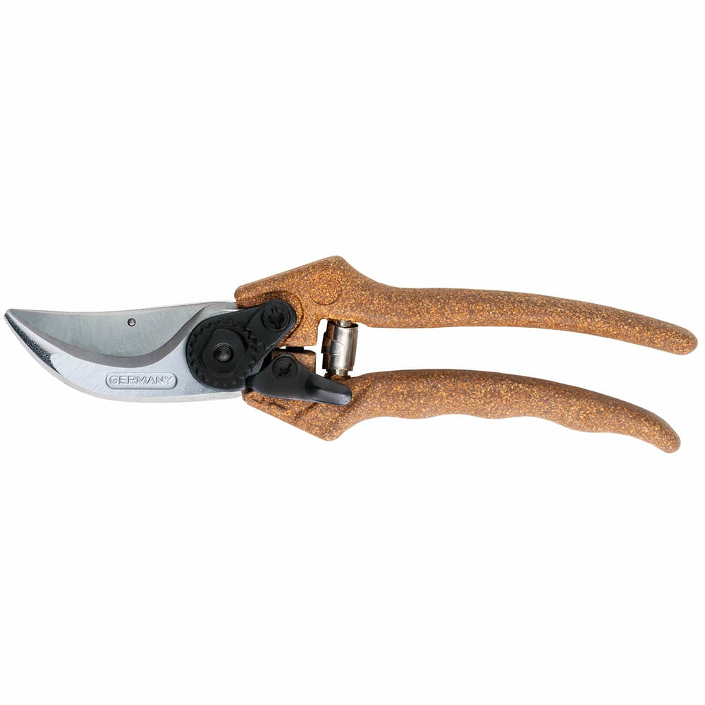 Berger C1200 Gartenschere mit braunen Griffen und silberner Klinge, Marke Berger, Modell C1200, Deutschland hergestellt, seitliche Ansicht