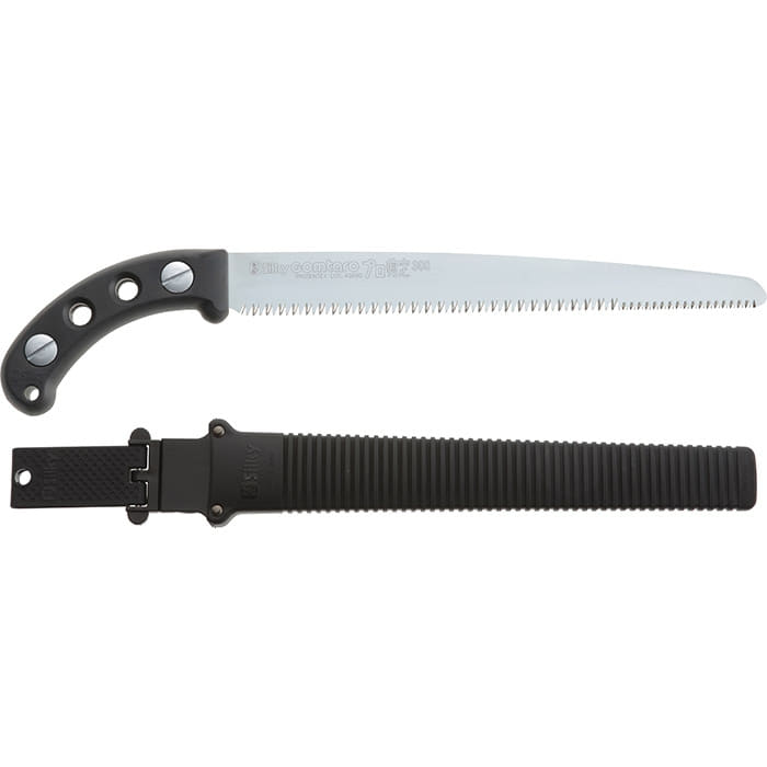 Gomtaro Pro Sentei 300-8-14 Handsäge mit schwarzem Griff und schwarzer Kunststoffscheide, Herstellername auf der Klinge sichtbar