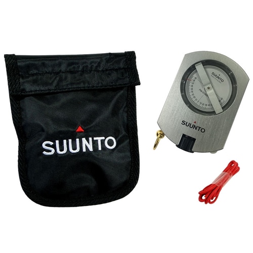 Suunto PM-5/360 PC Kompass aus Metall, schwarze Suunto Tragetasche aus Stoff mit weißer Aufschrift und rotem Dreieck, rotes Seil