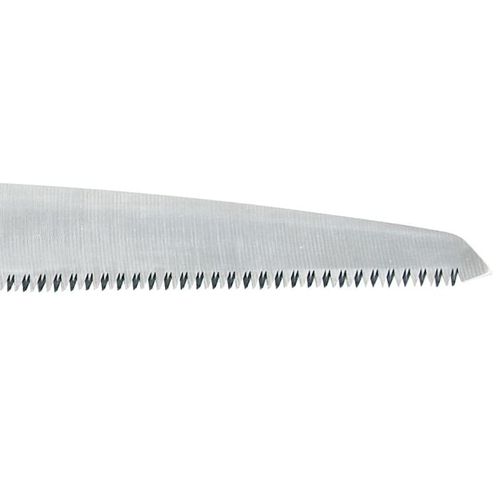 Gomtaro 300-13 Sägeblatt, Nahaufnahme eines silbernen Sägeblatts mit kleinen, scharfen Zähnen entlang der Kante.