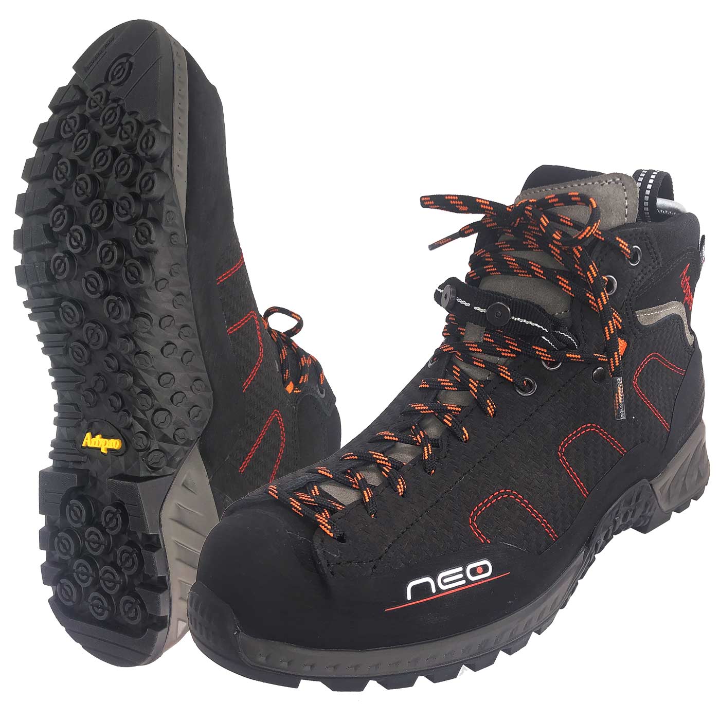 Neo schwarze Schuhe mit orange-schwarzen Schnürsenkeln, roter Naht und Profilsohle mit gelbem Arbpro-Logo