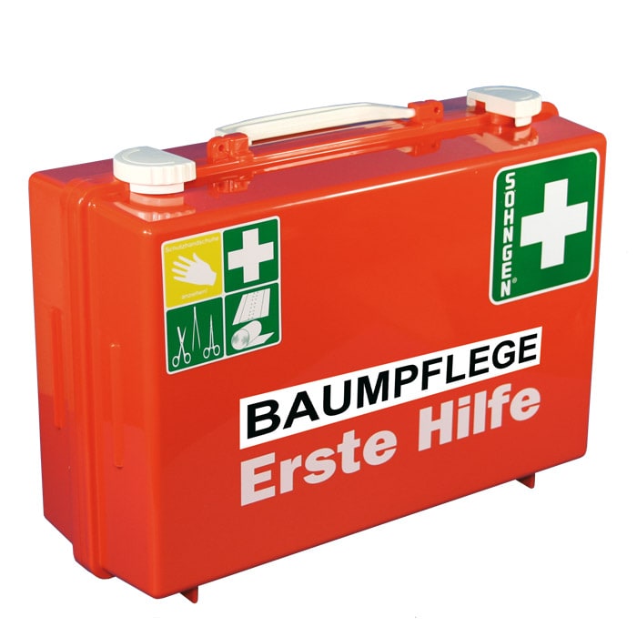Erste-Hilfe-Koffer Groß von Sohngen in roter Farbe mit weißem Griff und Verschlüssen, Aufschrift „BAUMPFLEGE Erste Hilfe“ und mehreren Erste-Hilfe-Symbolen auf der Vorderseite