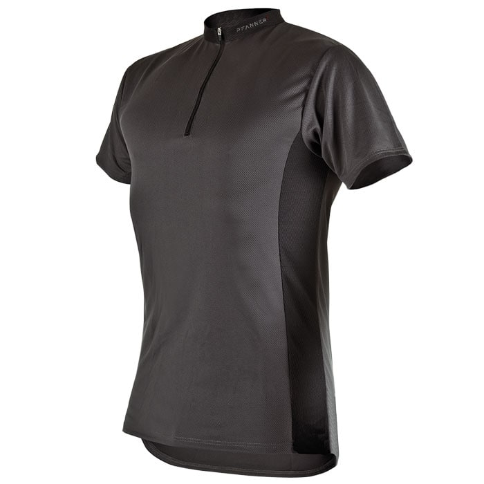 Zipp-Neck Shirt in schwarz mit kurzem Reißverschluss und Herstellername Pfanner auf dem Kragen