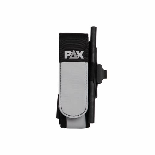 PAX Tourniquet mit schwarzem und grauem Band, PAX-Logo auf grauer Lasche und schwarzem Stab an der Seite