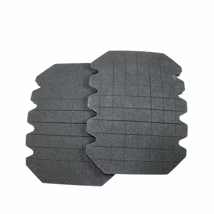 PFANNER® Kniepolster, zwei dunkelgraue, rechteckige Schaumstoffpolster mit gezackten Seiten und feinen Linienmustern auf der Oberfläche