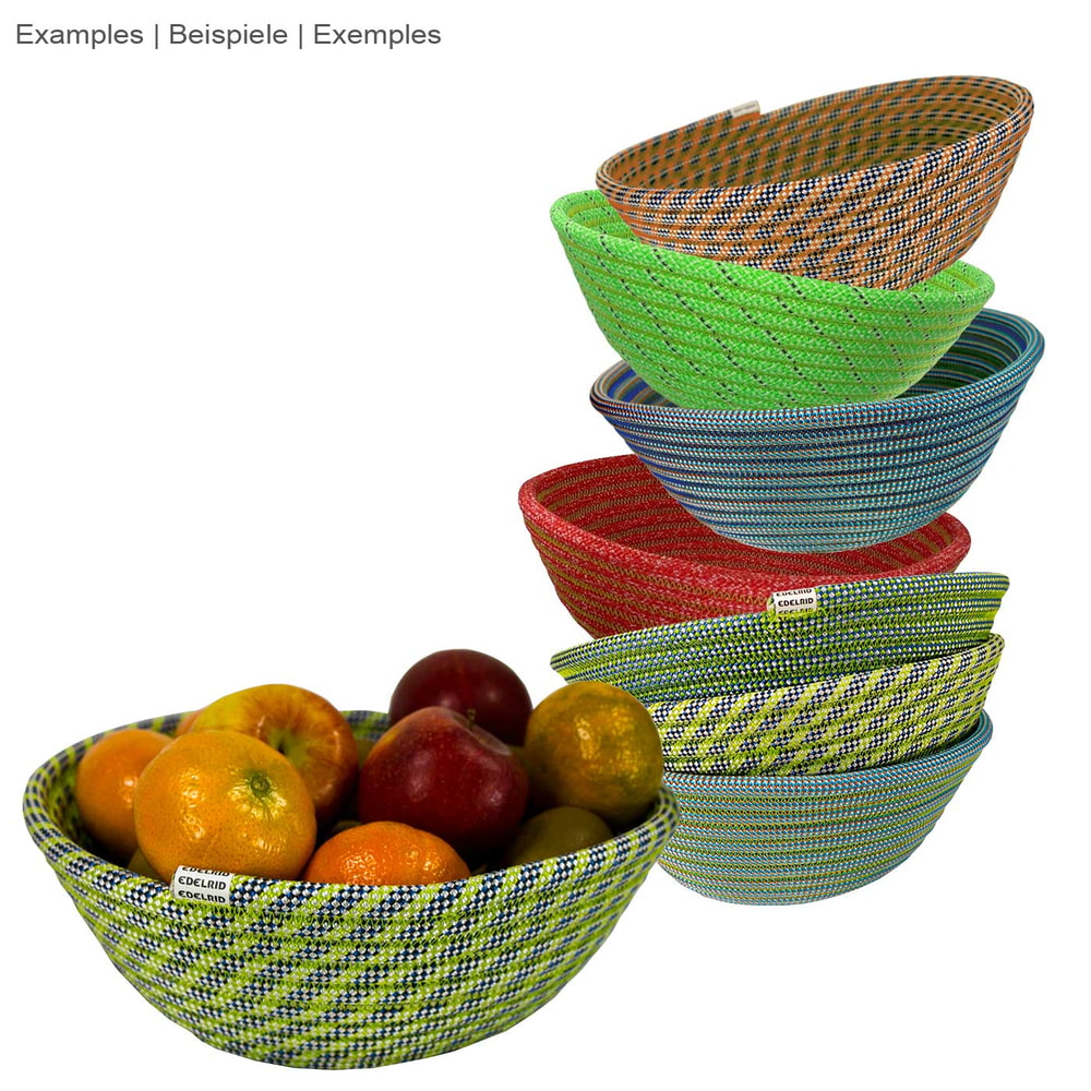 Rope Bowl von Edelrid, bunte Schalen aus Seil, gestapelt und eine gefüllt mit Obst