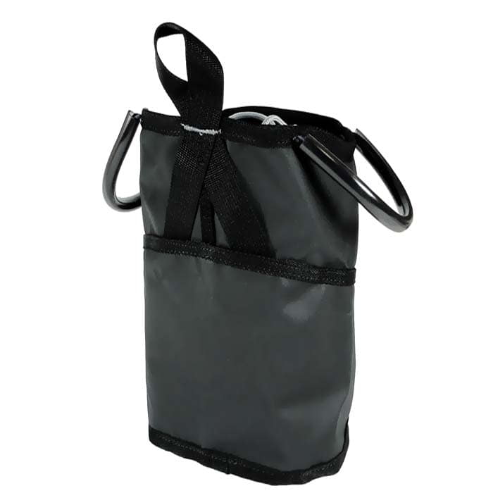 Rückseite des DMM Tool Bag 6 mit schwarzem Material und Trageschlaufe oben