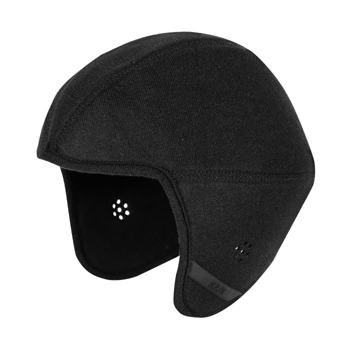 Winterhaube in Schwarz mit Ohrenschutz und Belüftungslöchern, ohne sichtbaren Hersteller