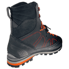 Evo Safety Schuh in Schwarz mit orangefarbenen Schnürsenkeln von hinten rechts, Herstellername nicht sichtbar