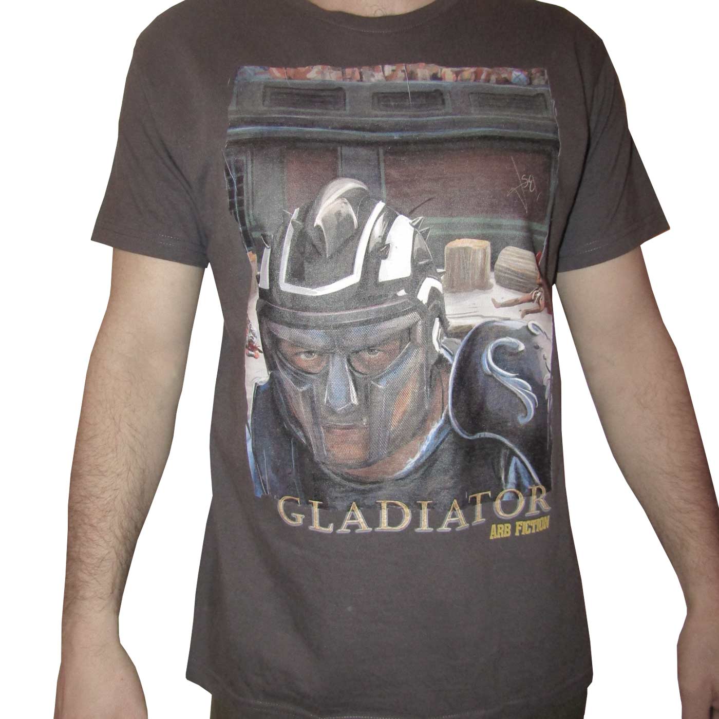 Graues T-Shirt Gladiator mit gleichem Aufdruck, getragen von einer Person, sichtbar sind Oberkörper und Arme der Person