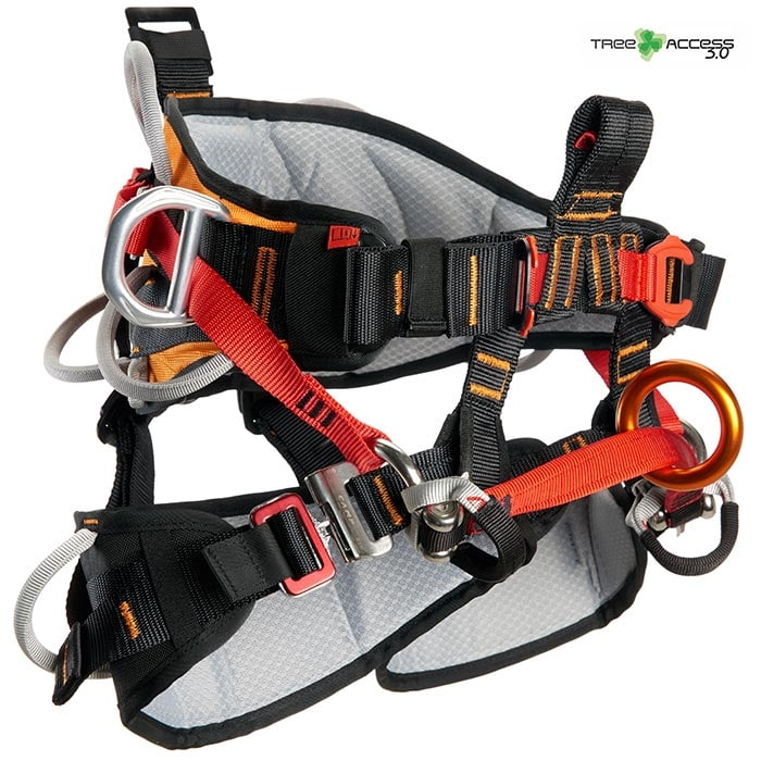 Klettergurt Tree Access 3.1 in Schwarz, Grau, Rot und Orange mit mehreren Metallringen und Schnallen, Herstellerlogo oben rechts