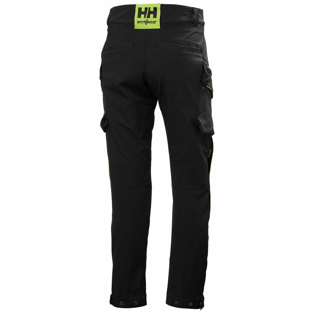 Magni Evolution Cargohose, schwarze Arbeitshose von hinten mit HH workwear Logo in grüner Schrift auf dem Bund