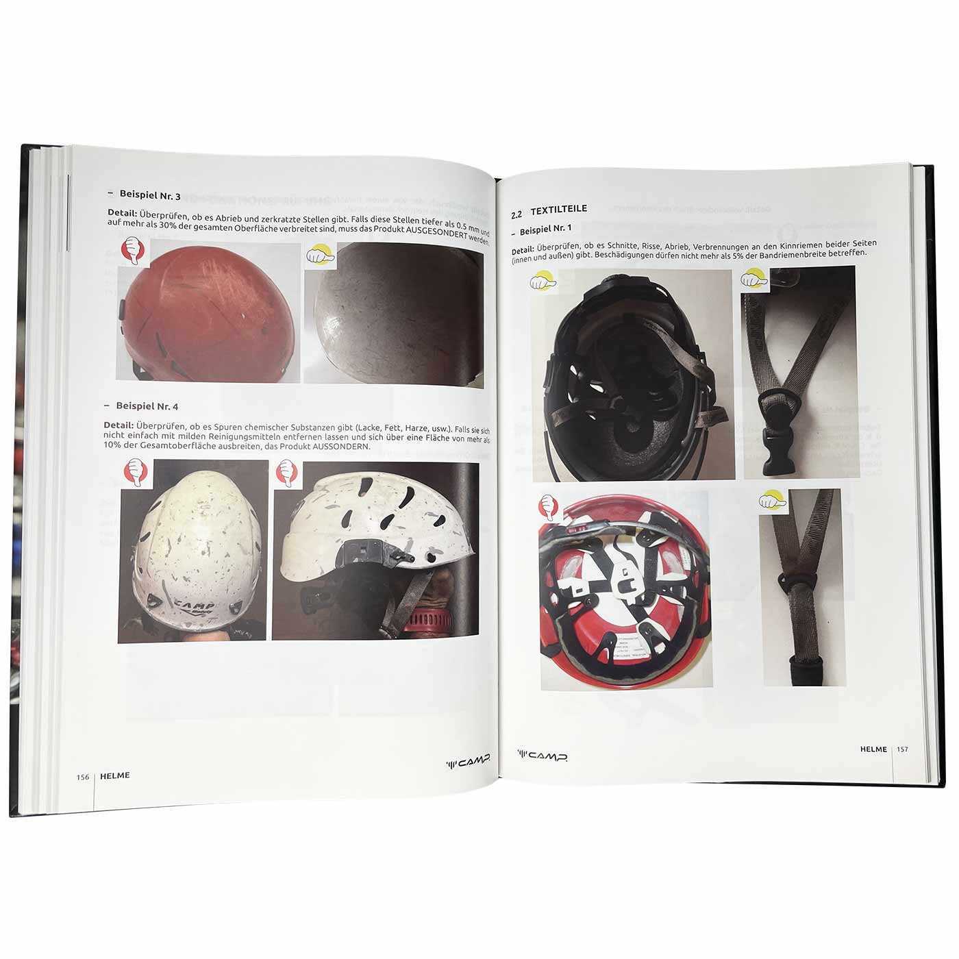 Geöffnete Buchseite mit Fotos von Helmen und Text, Buch von CAMP