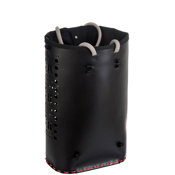 ropeBUCKET 80, schwarzer zylindrischer Behälter ohne Träger, mit grauen Griffschlaufen und roten Nähten am Boden, ohne sichtbaren Schriftzug