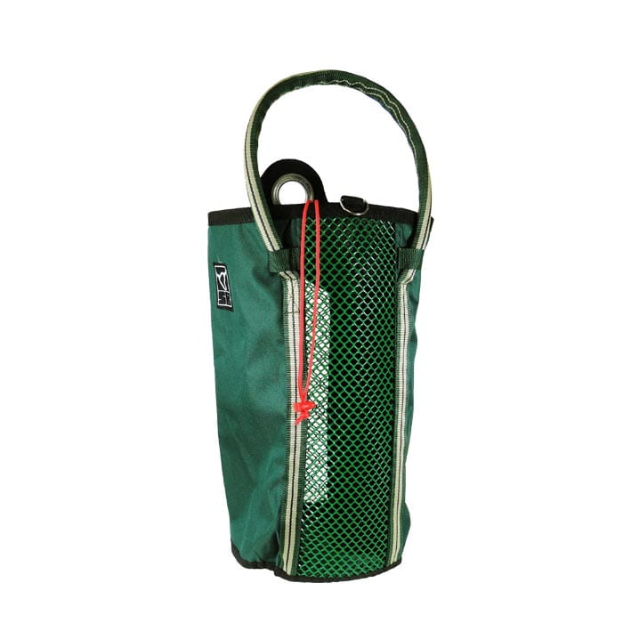 Grab Bag 20, grüne Tasche mit schwarzem Rand, Netzfach an der Vorderseite, rotem Kordelzug und Trageschlaufe