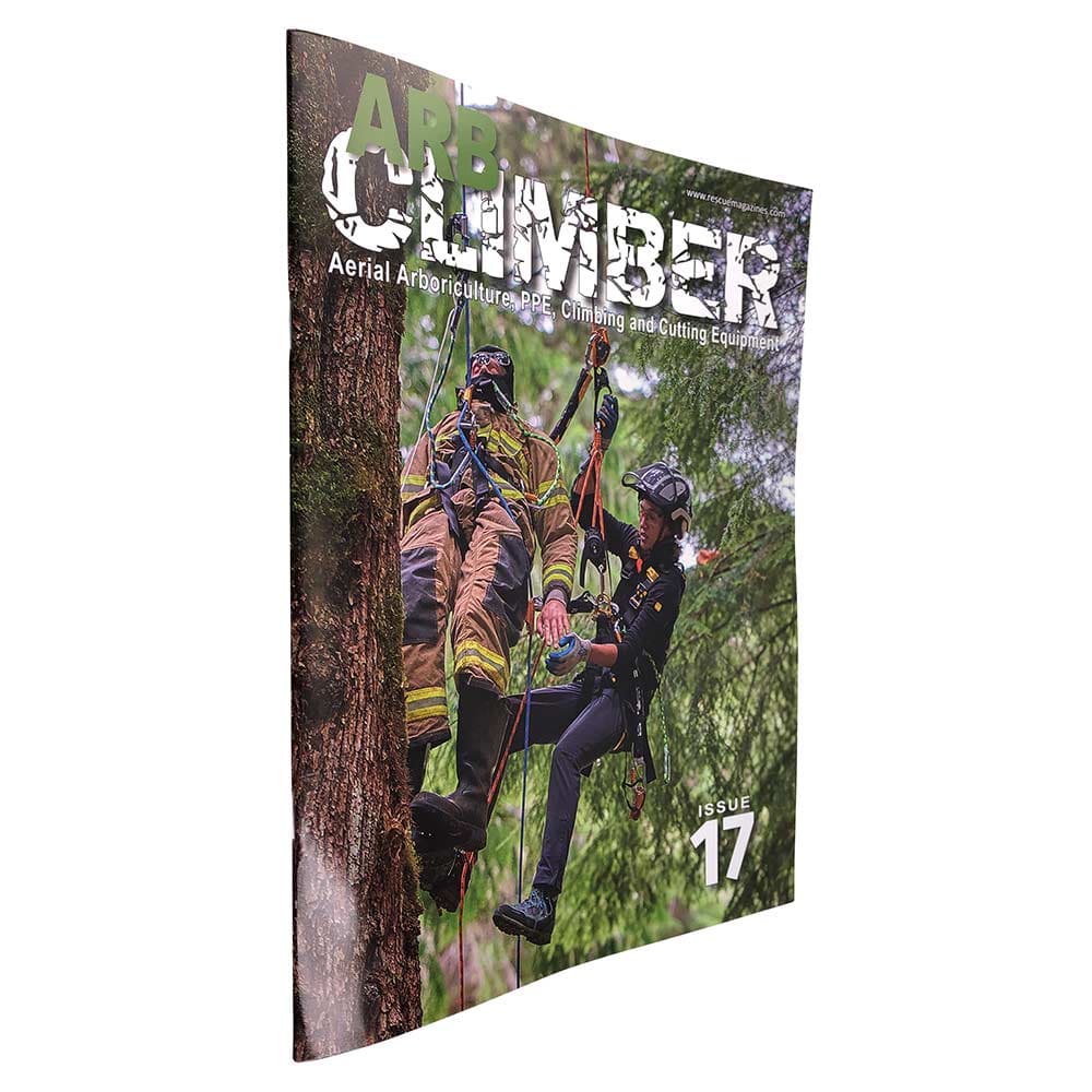 Arb Climber No. 17 Magazin mit einem Bild von zwei Personen in Kletterausrüstung an einem Baum, leicht seitlich aufgenommen, mit dem Titel „ARB CLIMBER“ oben auf dem Cover