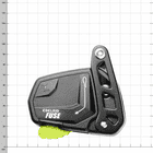 Edelrid Fuse in Schwarz mit grünem Hebel und RFID-Symbol auf weißem Hintergrund mit Rastermaß in Millimetern