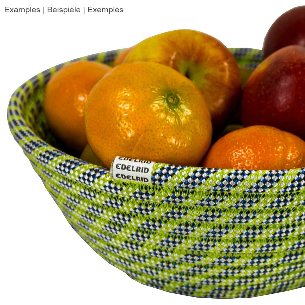 Rope Bowl von Edelrid, grüne Schale aus Seil, gefüllt mit verschiedenen Früchten, Nahaufnahme