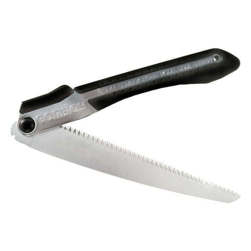 Gomboy 270-10 Klappsäge halb geöffnet mit schwarzem Griff und silberner Sägeklinge, Herstellername Gomboy sichtbar