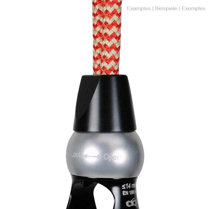Cocoon Cone Rope, schwarzer konischer Kunststoffkegel am Ende eines rot-weißen Seils befestigt, Produktname sichtbar