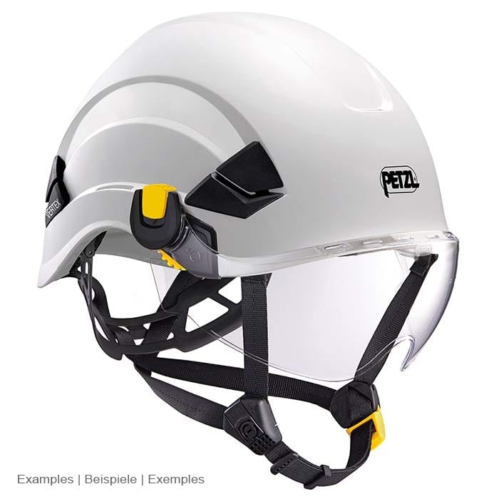 Weißer Petzl Helm mit schwarzem Kinnriemen und klarem Vizir-Schutzschild mit gelben und schwarzen Clips