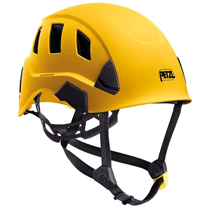 Gelber PETZL Strato Vent Helm mit schwarzem Kinnriemen und Lüftungsöffnungen