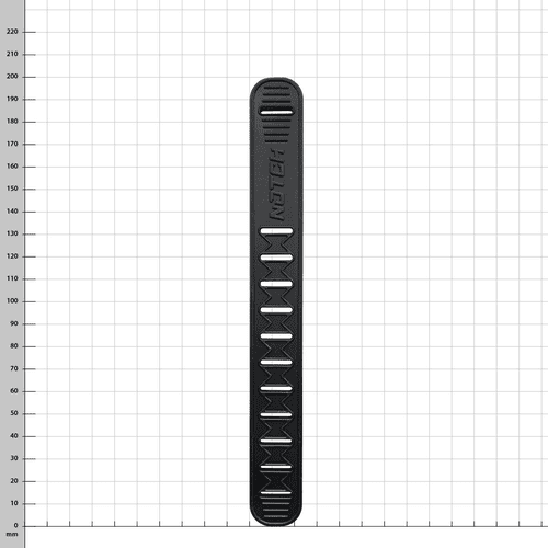 Ein schwarzer Talon Rubber Strap aus Gummi mit Aussparungen und dem Schriftzug "NOTCH" auf einem weißen Raster mit Millimeterangaben liegend