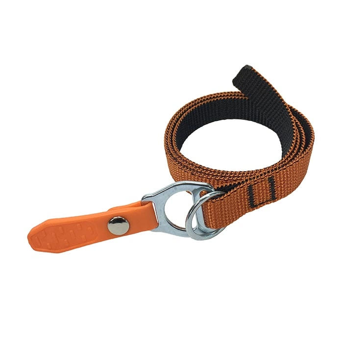 Quick Step Strap oben, braun-schwarzer Gurt mit orangefarbenem Kunststoffende und Metallring