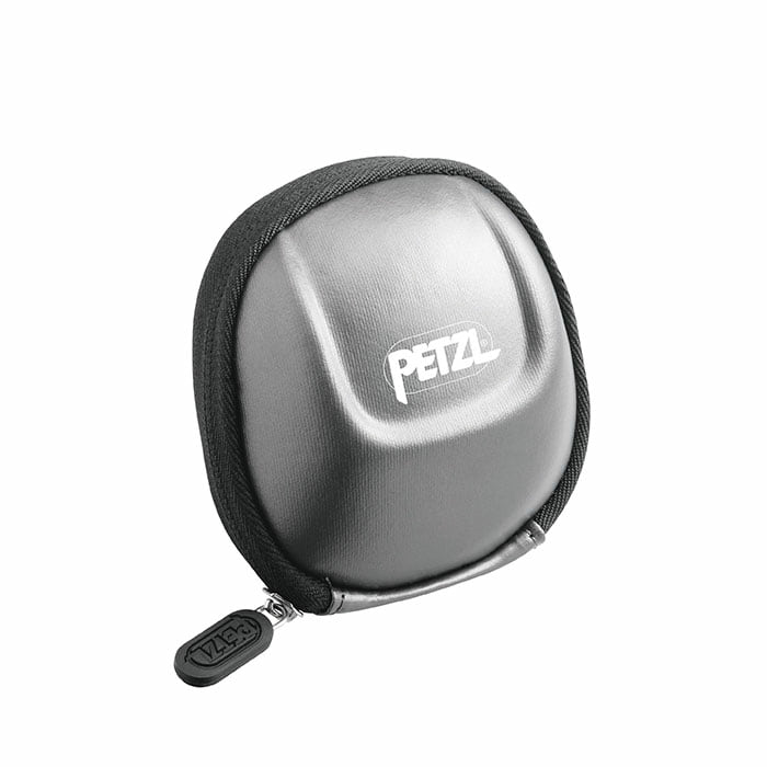 Poche Tactikka von Petzl, graue kompakte Hartschalen-Tasche mit Reißverschluss und weißem Petzl-Logo auf der Vorderseite