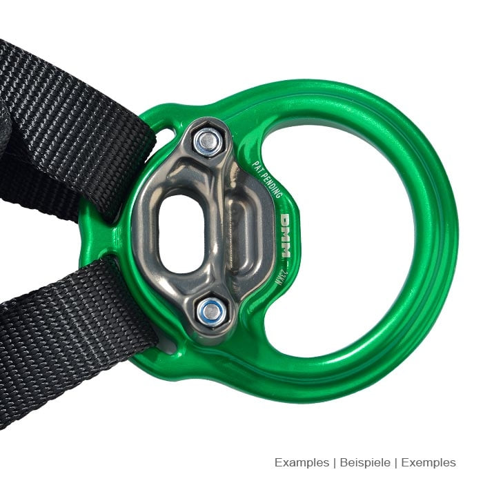 treeMOTION Evo Verbindungsmittel, graues Metallteil mit zwei Schrauben an grünem Ring und schwarzem Gurt befestigt