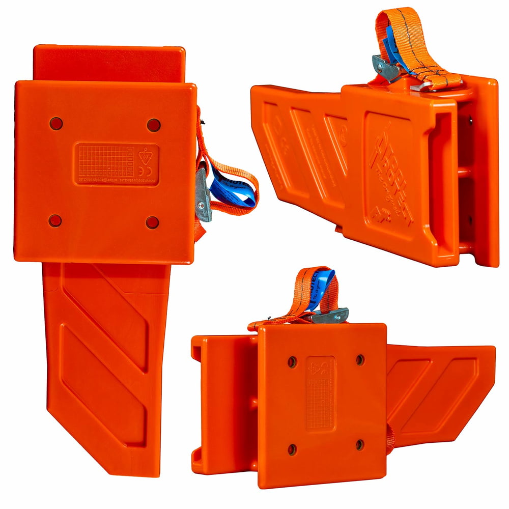 Drei Ansichten der Toolprotect P1+ Pro Hülle in Orange, mit sichtbaren Befestigungslöchern und orange-blauem Gurt