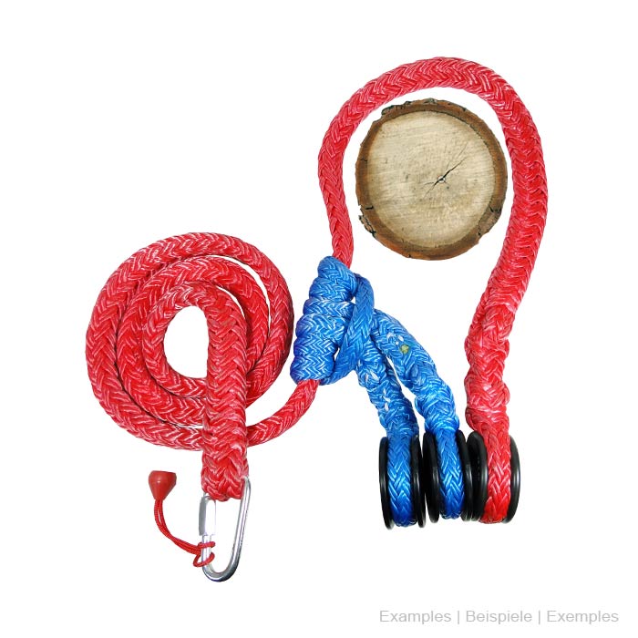 Rigging Ring L, drei schwarze Ringe an roten und blauen Seilen mit Karabinerhaken, Hersteller nicht sichtbar