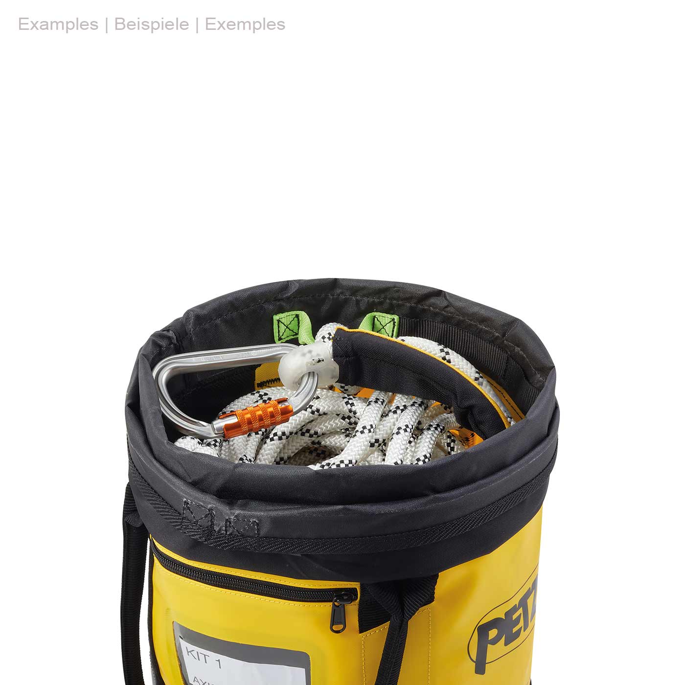 Petzl Bucket 15 Seilsack mit Kletterseil und Karabiner im Inneren, Seitenansicht