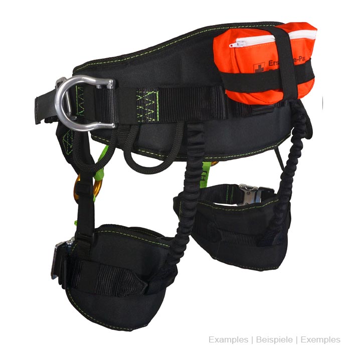 Treewor C seitliche Ansicht des schwarzen und grünen Klettergurts mit einem orangen Erste-Hilfe-Paket an der Seite