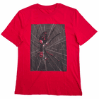 Rotes ART Spider Shirt mit großem Aufdruck einer Spinne auf einem Spinnennetz auf der Vorderseite