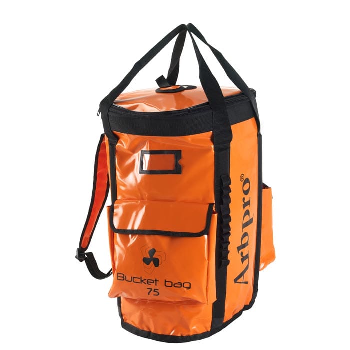 Bucket Backpack 75 von Arbpro in orange mit schwarzem Rand, Tragegriffen, Schultergurten und Fronttasche mit Klappe
