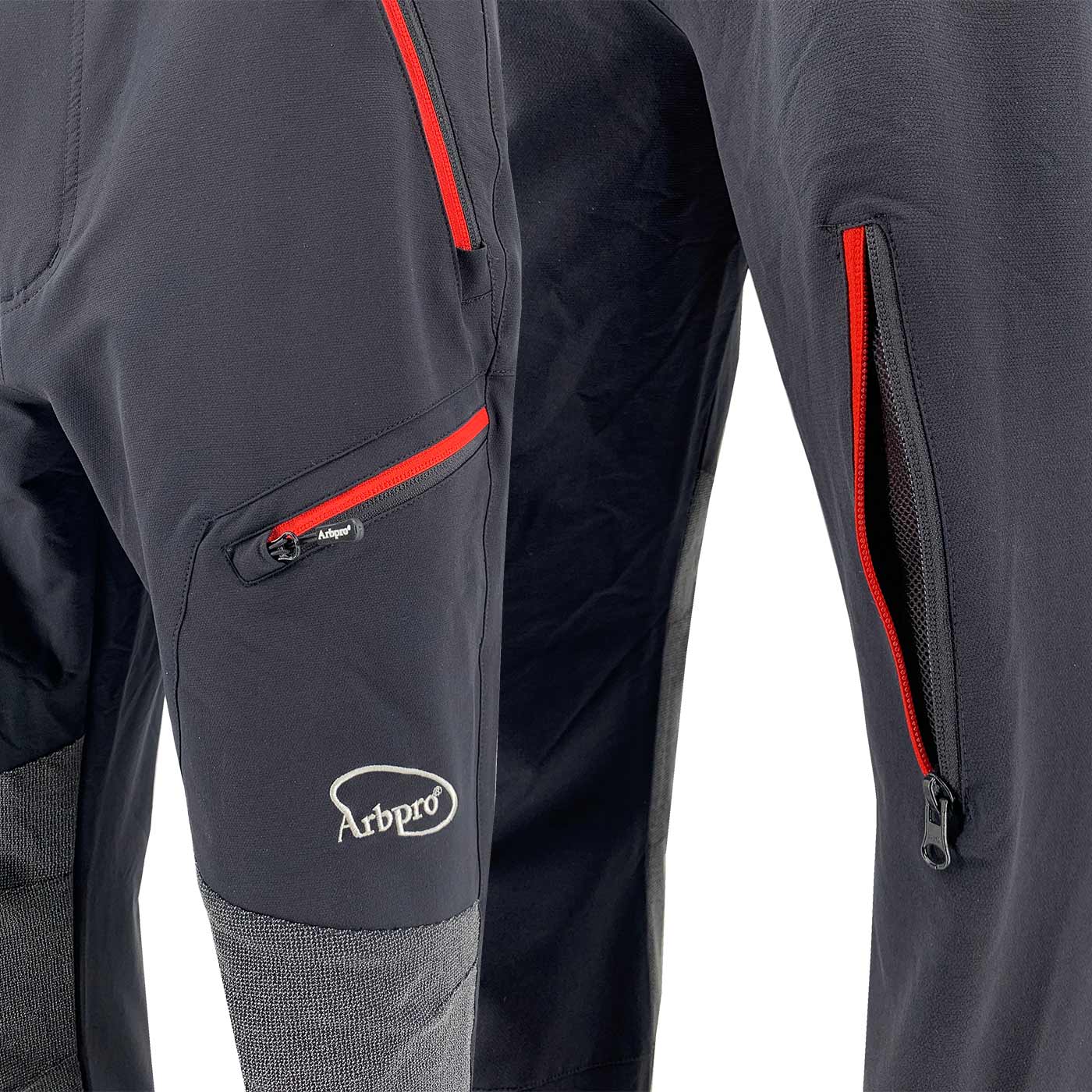 Nahaufnahme der schwarzen Climb Tech Delta Hose von Arbpro mit roten Reißverschlüssen und Arbpro Logo auf dem Bein