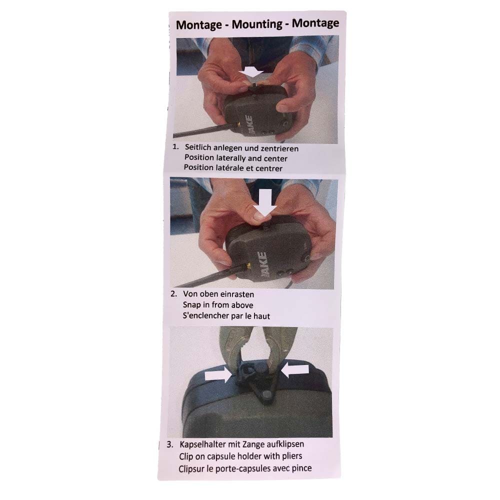 Montageanleitung für Adapter ECC / 3M Bügel-Adapter mit drei Fotos und Text in Deutsch, Englisch und Französisch, die die Anbringung des Adapters an einer Gehörschutzkapsel zeigen