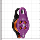 Pinto RIG 2 Flaschenzug mit lila Aluminiumgehäuse, orangefarbener Rolle und schwarzem Rahmen