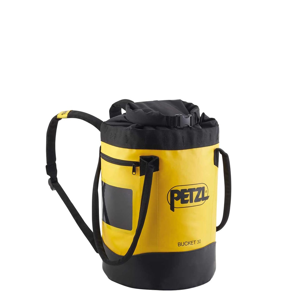 Gelber und schwarzer PETZL Bucket 30 Behälter mit Tragegurten und Reißverschlusstasche, Vorderansicht