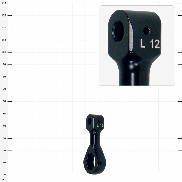 LockJack Karabineraufnahme, schwarzes Metallteil mit zwei runden Öffnungen und der Beschriftung "L 12"